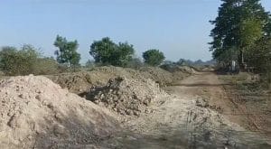 हरदा कलेक्टर की कार्रवाई-390 डम्पर अवैध मुरूम जप्त