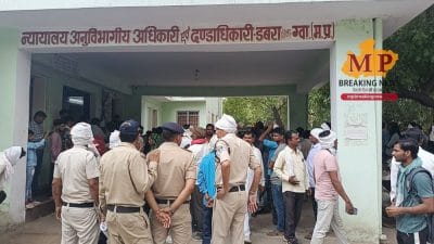 Dabra News: किसान परिवार ने सीएम के नाम एसडीएम को सौंपा ज्ञापन, न्याय न मिलने पर आंदोलने की दी चेतावनी, पढ़ें पूरी खबर