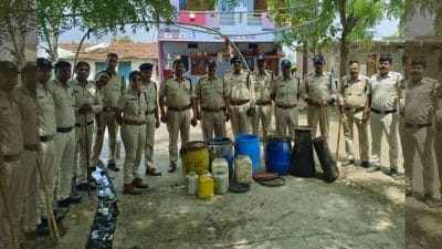 Dewas News : आबकारी विभाग की बड़ी कार्रवाई, 110 लीटर हाथ भट्टी मदिरा व 2500 किलो ग्राम महुआ लाहन बरामद