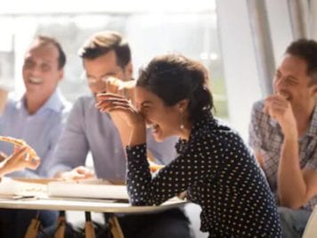 Relationship Tips: जीवन में दोस्त क्यों है जरूरी, जानें सच्चे मित्र की क्या होती है क्वालिटी