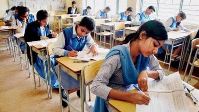 Board Exam: शिक्षा मंत्रालय की घोषणा, बोर्ड परीक्षा के दौरान रेस्टरूम ब्रेक और फ्री सैनिटरी पैड्स जरूरी, स्कूलों को एड्वाइजरी जारी