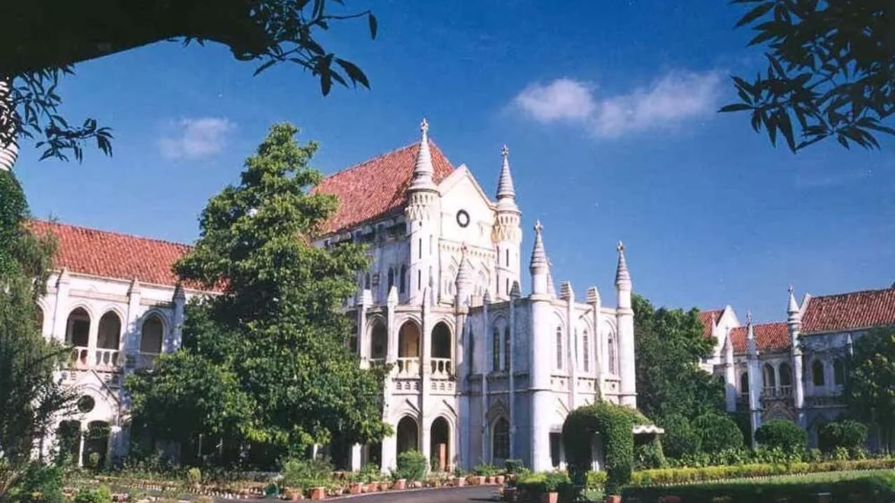 ई-रिक्शा को मोटर व्हीकल एक्ट से छूट देने वाले केंद्र के नोटिफिकेशन पर जबलपुर हाईकोर्ट में सुनवाई, केंद्र और राज्य सरकार को नोटिस जारी कर चार हफ्ते में मांगा जवाब