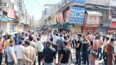 Jaora News : शंकर मंदिर पर गाय का कटा सर फेंकने वाले आरोपियों के घर को प्रशासन ने किया नेस्तनाबूद, भारी पुलिस बल मौके पर, दोनों आरोपी हिरासत में