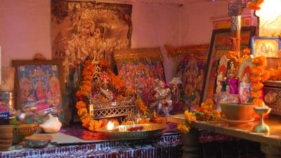 Puja Path Niyam: घर में रखते हैं मूर्ति तो जान लें ये 6 नियम, साइज-दिशा का रखें ख्याल, वरना नाराज हो जाएंगे देवी-देवता