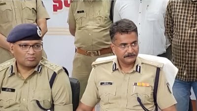 Indore News : पंजाब नेशनल बैंक में दिनदहाड़े लूट का पुलिस ने किया पर्दाफाश, तीन लाख रुपए सहित हथियार बरामद
