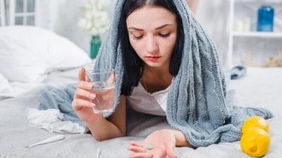 बुखार आते ही ले लेते हैं झट से Paracetamol! कहीं साबित ना हो ये खतरनाक, देखिए ऐसी आदतें जो आपको कर सकती हैं और बीमार