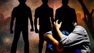 तीन दोस्तों ने किया दुष्कर्म, ब्लैक मेल किया, गर्भवती हो गई तो गर्भपात कराया, छात्रा पहुंची पुलिस के पास, आरोपी सलाखों के पीछे