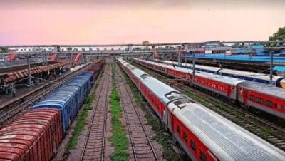 रेलकर्मियों की सतर्कता से टली संभावित दुर्घटना, भोपाल मंडल के 08 कर्मचारी पुरस्कार से सम्मानित