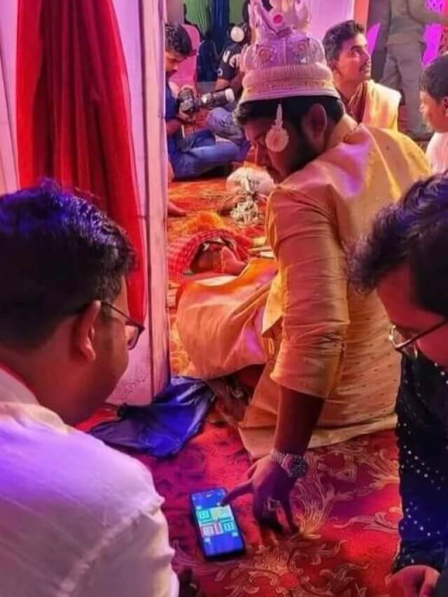 ‘शादी तो होती रहेगी!’ मंडप में बैठकर दोस्तों संग लूडो खेलता दिखा दूल्हा, लोग लेने लगे मजे!