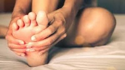 सर्दी के दिनों में हाथ-पैर की सूजन से हैं परेशान, तो अपनाएं ये घरेलू उपाय