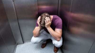 एलिवेटर में होती है घबराहट? जानिए कहीं आपको भी तो नहीं है सोनम कपूर वाला फोबिया