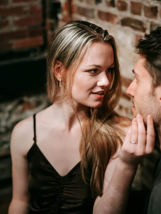 लड़कियां इस वक्त होती हैं सबसे ज्यादा रोमांटिक, शॉपिंग में हजारों न करें बर्बाद, सस्ते में पाएं ज्यादा प्यार