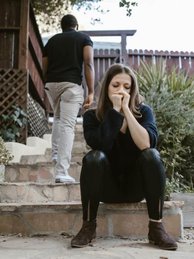 Relationship Tips: इन 5 हालातों में चुप रहना सबसे बड़ी समझदारी, वरना बिगड़ सकती है बात