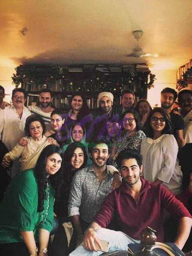 Entire-Kapoor-family-and-close-relatives-celebratnig-Christmas-together