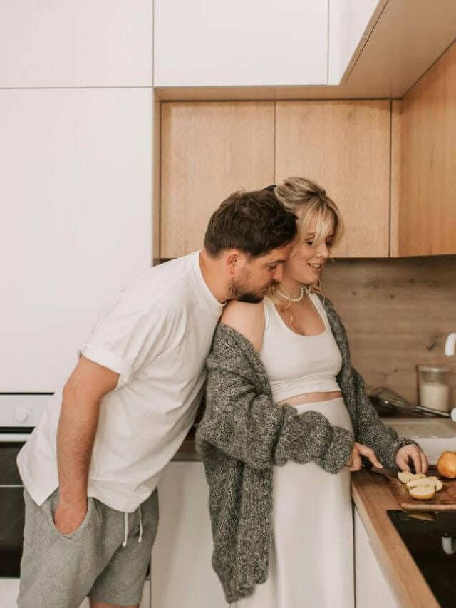 हैप्पी मैरेड लाइफ के लिए पार्टनर के साथ सही ऐज गैप कितना होना चाहिए? ज्यादा गैप वालों के साथ ये होती है परेशानी