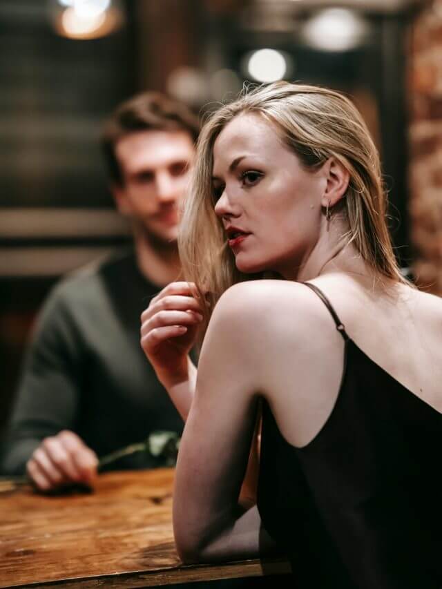 रेंट पर घर या गाड़ी ही नहीं बल्कि पार्टनर भी मिल रहे हैं! क्यों युवाओं को भा रही यह सर्विस, जानिए इसकी वजह