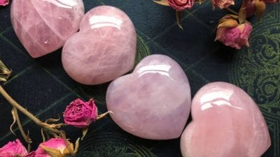 लव लाइफ को खुशहाल बना देंगे ये 2 रत्न, पार्टनर के साथ मजबूत होगा आपका रिश्ता