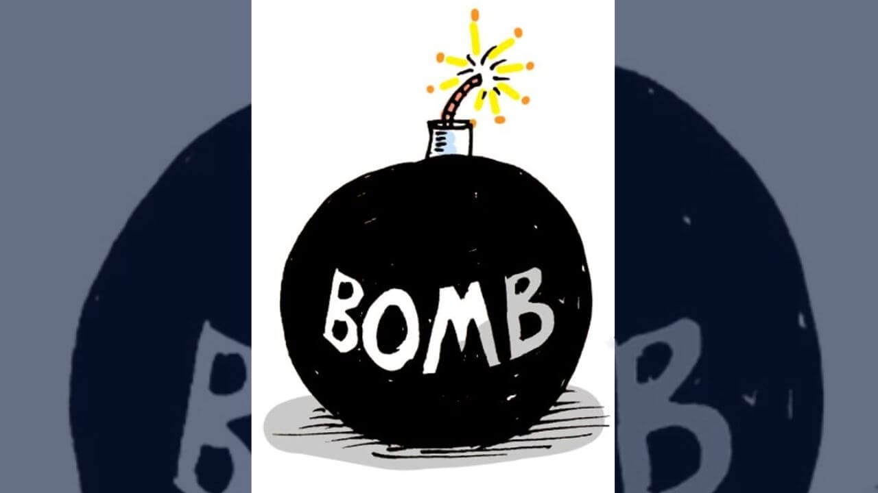 जबलपुर में रोड निर्माण के दौरान मिला जमीन में बम, जांच में जुटी पुलिस