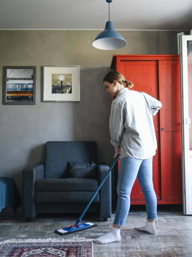 बिना पानी के भी लगा सकते हैं पोछा, सर्दियों में नहीं छूना पड़ेगा पानी, जान लें ये मजेदार टिप्स