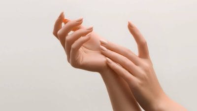 बर्तन धोने से हाथ हो जाते हैं रूखे, बेजान और कटे-फटे, अपनाएं ये 4 टिप्स, सॉफ्टनेस रहेगी बरकरार