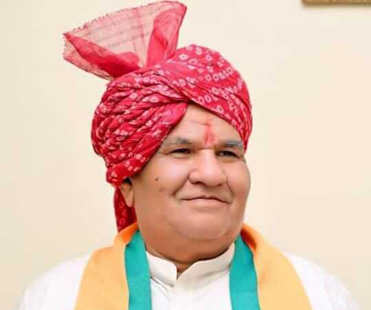 राजस्व मंत्री की मंच से दो टूक-तहसीलदार को जिले से भगा देगे, रिश्वत मांग रही थी इसलिए अभी केवल हटाया है