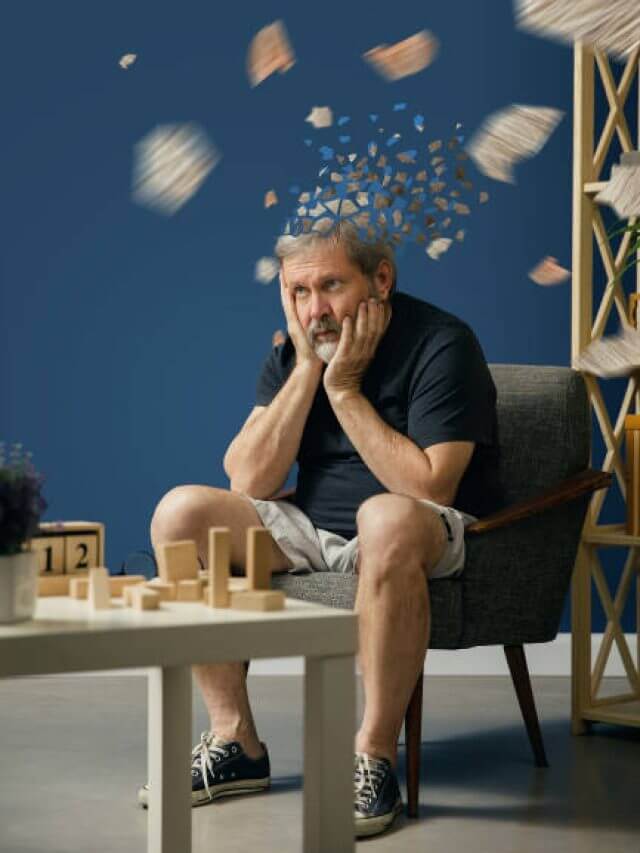 क्या आप भी छोटी-छोटी बातों को बार-बार भूलने लगे हैं? फिर आपको हो गई है ये बीमारी, छुटकारा पाने के लिए करें ये 4 उपाय