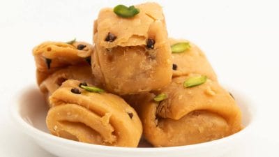 एक बार जरूर चखें बनारस की ये 5 मिठाइयां, कभी नहीं भूलेंगे इनका लाजवाब स्वाद