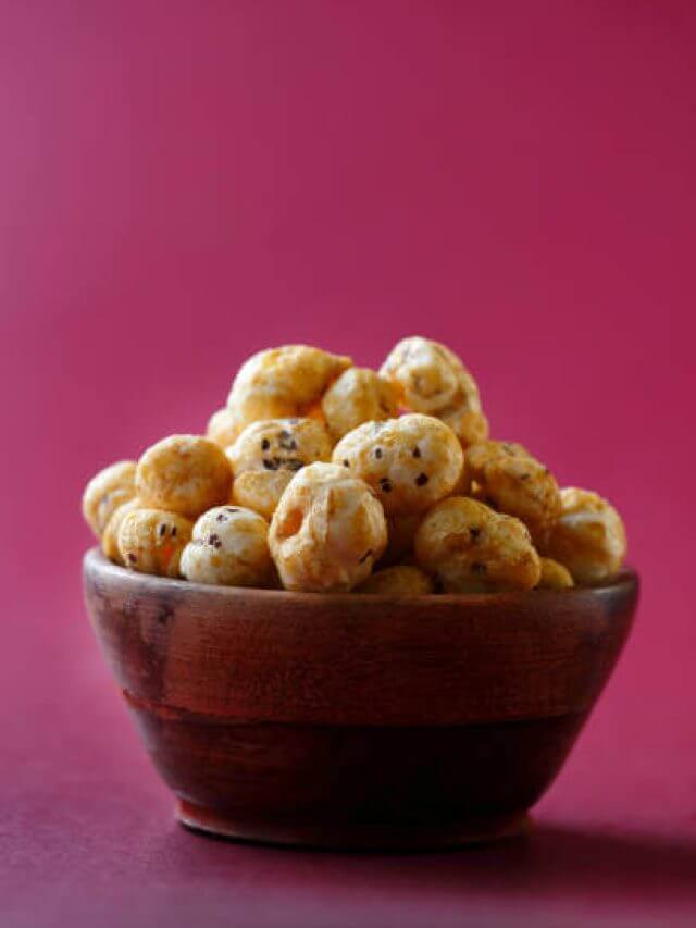 Roasted Phool Makhana or Crispy Lotus pops Seed