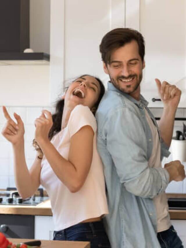 बेहतर  रिलेशनशिप के लिए मैच्योरिटी जरूरी है। कैसे जानें कि आपके रिश्ते में परिपक्वता है या नहीं? इन 5 संकेतों से करें पहचान