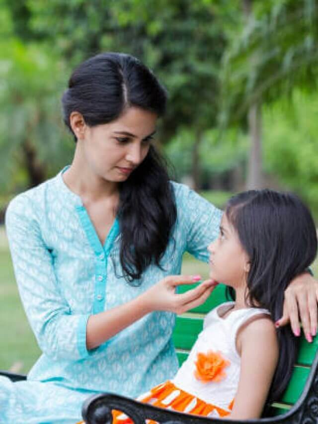 बच्चे अपने माता-पिता से बातें छिपाने क्यों लगते हैं? जानिए इसके पीछे की 5 सच्चाइयाँ, उनकी खामोशी को अनदेखा न करें।