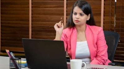 शोहरत, पैसा और ग्लैमर चाहिए? सेलिब्रिटी मैनेजर बनकर ऐसे पूरे करें अपने सपने