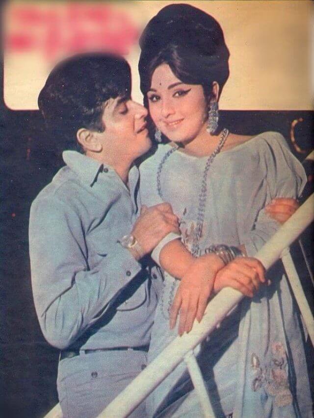 “जितेंद्र के साथ 39 फिल्मों में काम कर चुकी एक्ट्रेस मौसमी चटर्जी ने कहा था, ‘वो मेरे लिए सिर्फ टाइम पास है’ और बनी थी ‘सौतन’