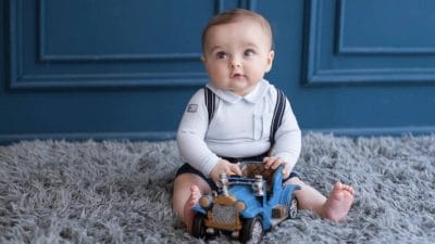 ‘श्री’ से नन्हे राजकुमार को दें ये प्यारे नाम, इनका अर्थ है बहुत ही खास