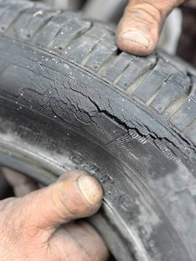 अगर बढ़ते तापमान की वजह से आपकी गाड़ी के टायर बार-बार फट रहे हैं, तो इस आसान तरकीब से पाएं इस समस्या से छुटकारा!