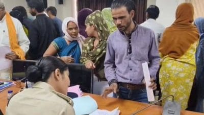 तलाक़ की बात को लेकर पति ने की पत्नी से 10 लाख रुपये के मुआवजे की मांग, आवेदन लेकर पहुंचा एसपी ऑफिस