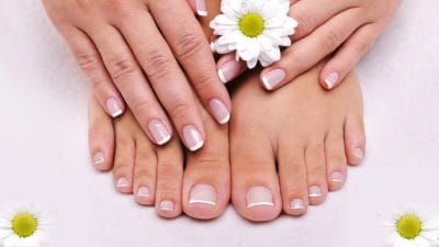 नाखून से पुराने कलर को बिना रिमूवर के कहें बाय-बाय, घर की इन चीज़ों से पाएं झटपट क्लीन नेल्स!