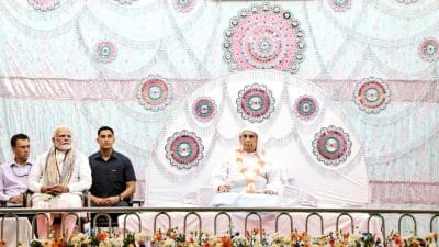 आनंदपुर धाम अशोकनगर पहुंचकर अभिभूत हुए PM Modi, बोले- सेवा की भावना हमारी सरकार की नीति भी है और निष्ठा भी