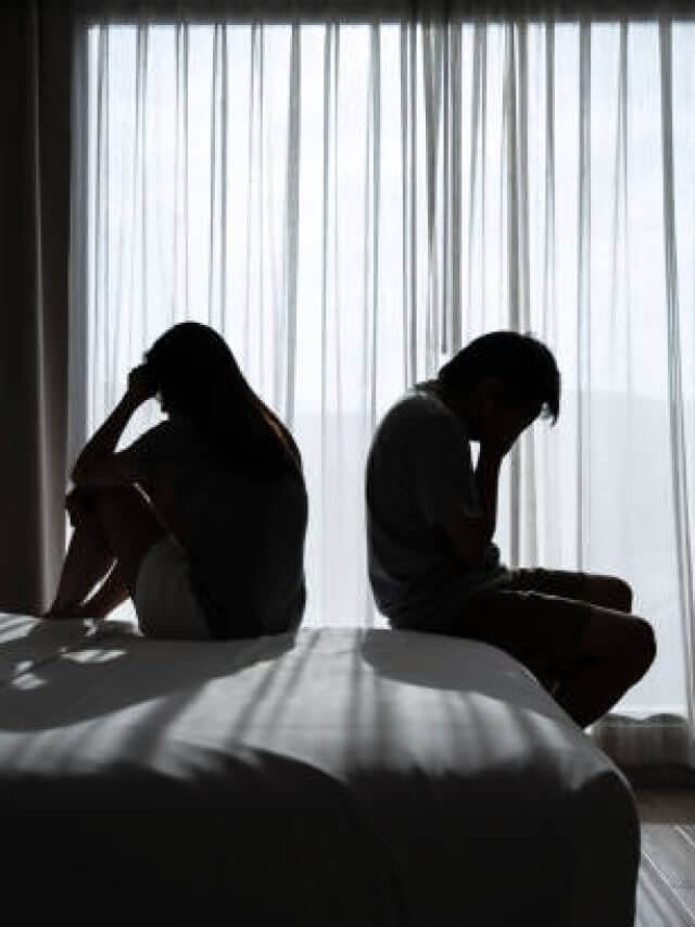 पार्टनरशिप में ये 5 गलतियां बढ़ा सकती हैं तनाव और दूरियां, समय रहते करें सुधार, नहीं तो रिश्ता निभाना हो जाएगा मुश्किल।