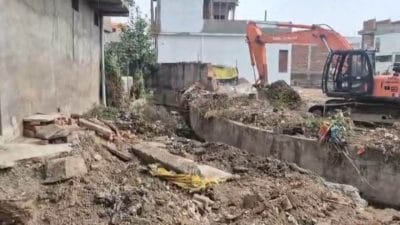 बुलडोजर एक्शन पर बवाल, प्रशासन की कार्रवाई पर सवाल, बड़े लोगों के अतिक्रमण बचाने के आरोप