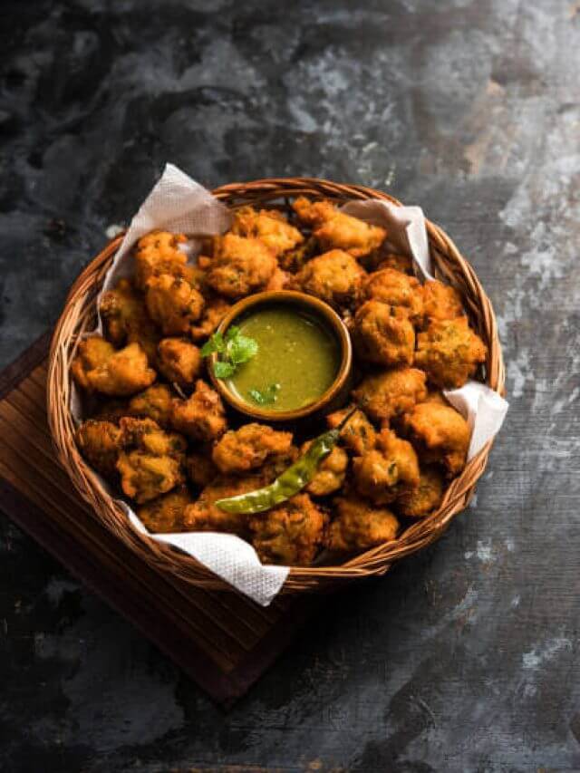 Moong Dal Pakora Recipe: इस आसान रेसिपी से चुटकियों में बनाएं कुरकुरे मूंग दाल के पकौड़े, स्वाद ऐसा कि परिवार वाले बार-बार मांगेंगे।