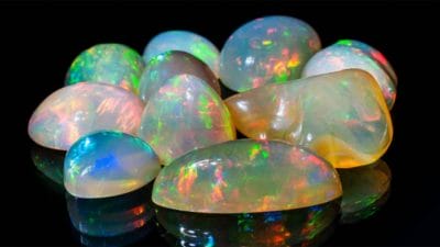 शुक्र का ये चमत्कारी रत्न देगा ढेर सारी लग्जरी और धन, जानें धारण करने का तरीका और लाभ