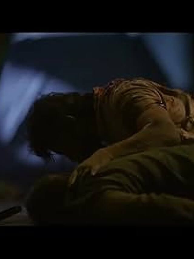 रात का वह क्राइम थ्रिलर, जिसमें सुपरस्टार लाशों के ढेर लगाता है और रहस्य इतना गहरा है कि हीरो खुद खलनायक की पहचान नहीं कर पाता।