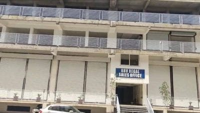 बिल्डर ने की दुकानदारों से धोखाधड़ी, पूरा पैसे जमा कराने के बाद भी नहीं दिया पजेशन, अवैध निर्माण पर नगर निगम ने थमाया नोटिस