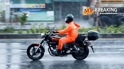 बारिश में बाइक चलाते समय न करें ये गलती, वरना भुगतने होंगे ये 5 बड़े नुकसान, इंजन और पॉकेट दोनों पर भारी पड़ सकती है लापरवाही