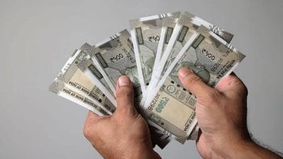 पानी की तरह बह जाता है कमाया हुआ धन? फेंगशुई का ये चमत्कारी उपाय दूर कर देगा समस्या