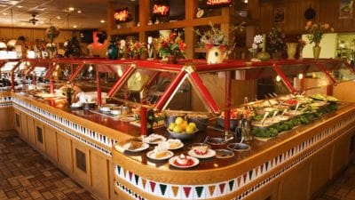 शादी-पार्टी के बुफे में दिखें ये फूड आइटम्स, सेहत पर पड़ सकते हैं भारी! तुरंत बना लें दूरी