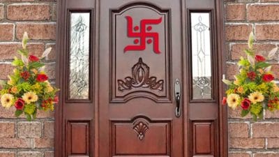 दक्षिण दिशा में है घर का मुख्य द्वार? इन उपायों से दूर होगा वास्तु दोष