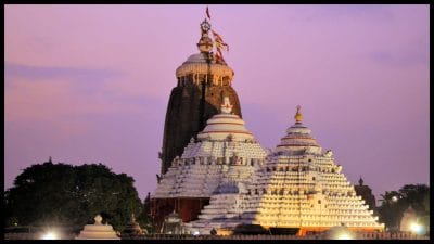 जगन्नाथ रथ यात्रा 2025, सोने की झाड़ू से रास्ते की सफाई करने को शुभता का प्रतीक