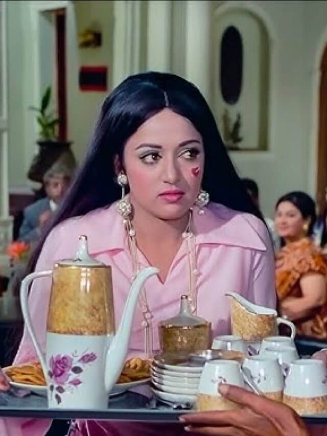 हवाई चप्पल बनी वजह वरना हेमा मालिनी होतीं इस सुपरस्टार की पत्नी नहीं धर्मेंद्र की जानिए सच