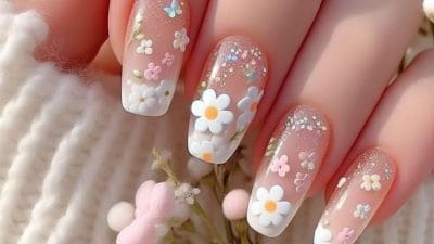 ट्रेंड में चल रहे हैं ये Nail Art Designs, आप भी बनें फैशन का हिस्सा